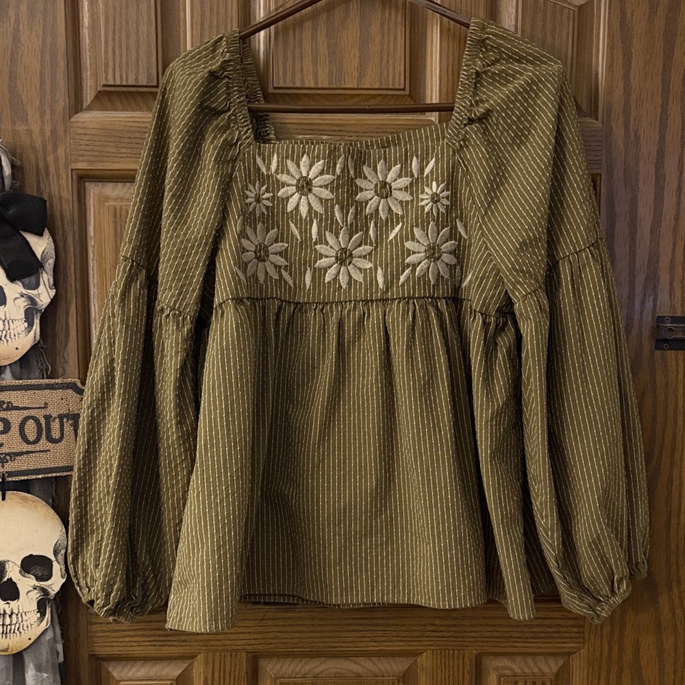 Olive Embroidered Blouse - Picture 4 of 8